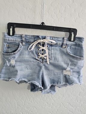 Billabong Lite Hearted Denim Short, Size 24
